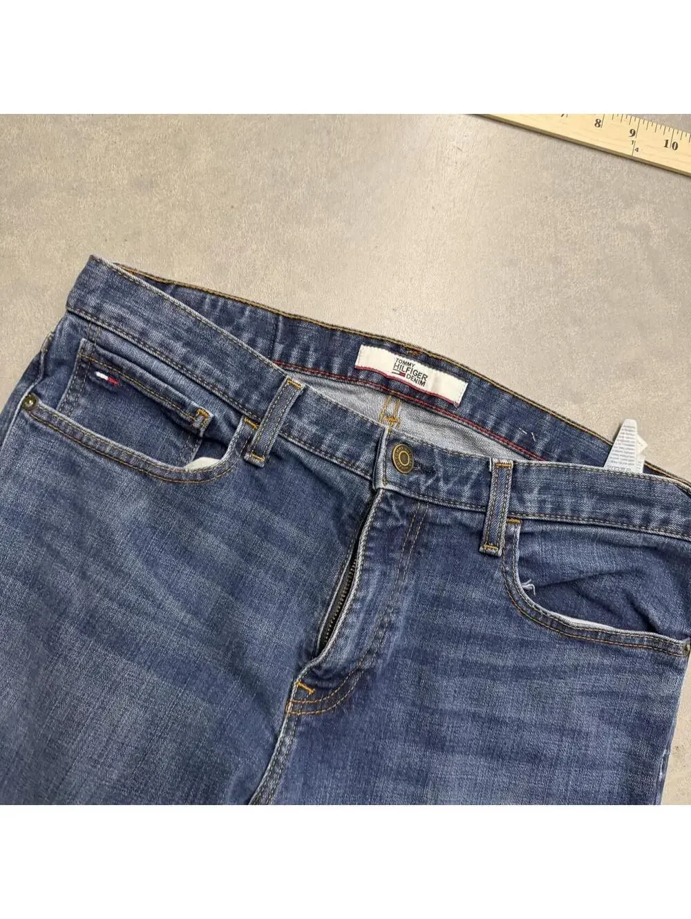 Y2K Men's Tommy Hilfiger Slim Straight Navy Jeans Sized 33x32